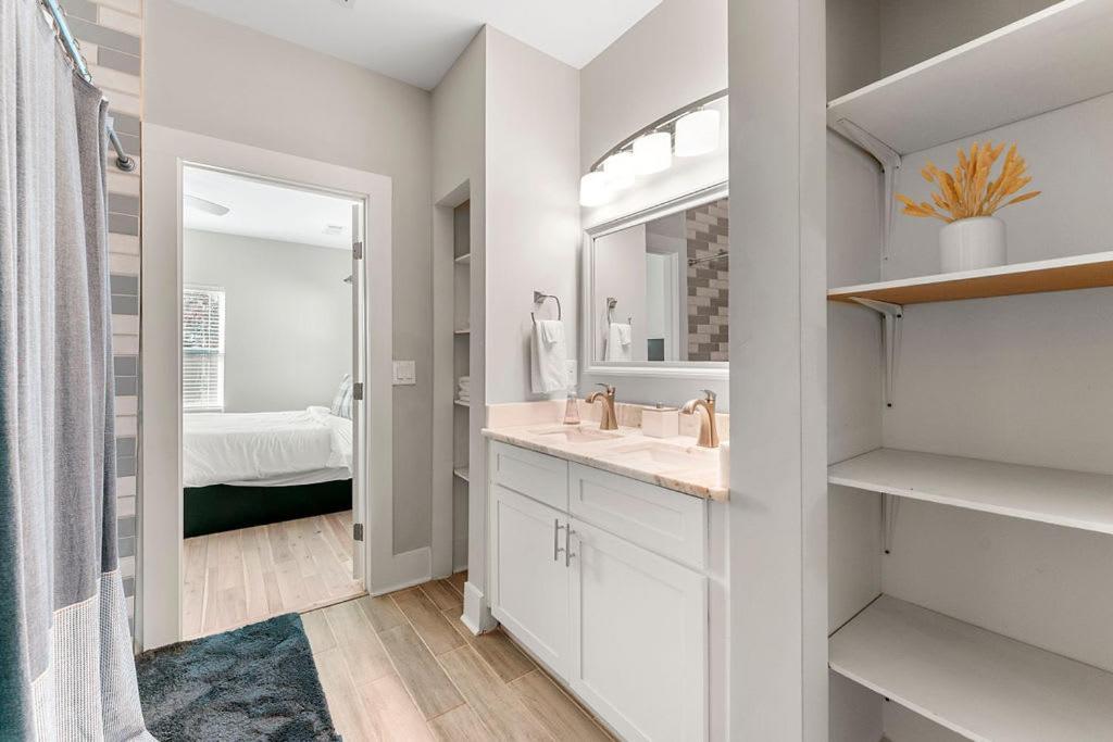 Large Modern Home Centrally Located With Hot Tub AtlantaAtlanta  Kültér fotó