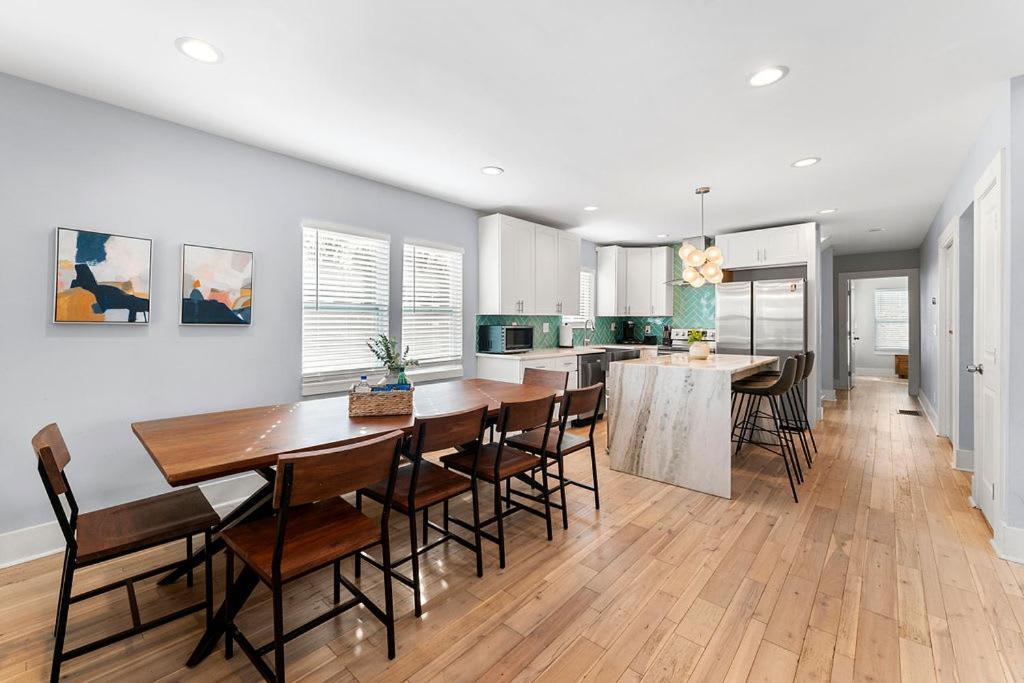 Large Modern Home Centrally Located With Hot Tub AtlantaAtlanta  Kültér fotó