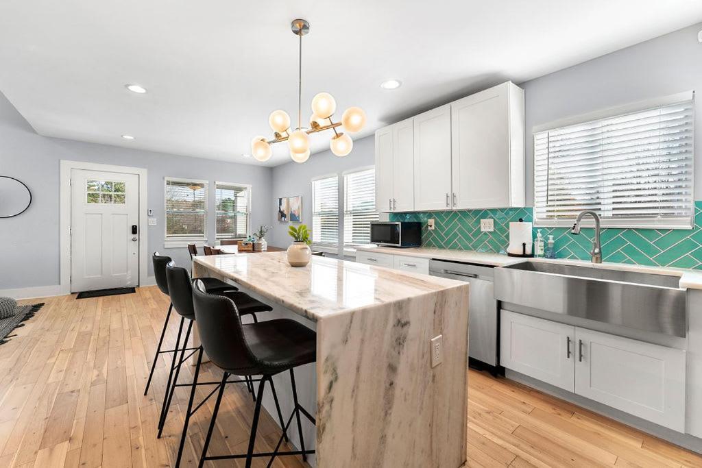 Large Modern Home Centrally Located With Hot Tub AtlantaAtlanta  Kültér fotó