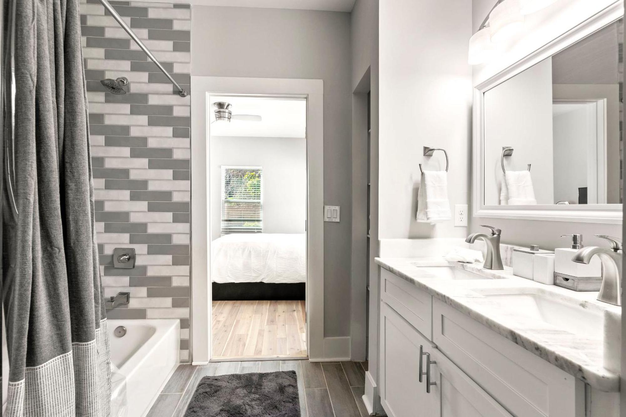 Large Modern Home Centrally Located With Hot Tub AtlantaAtlanta  Kültér fotó
